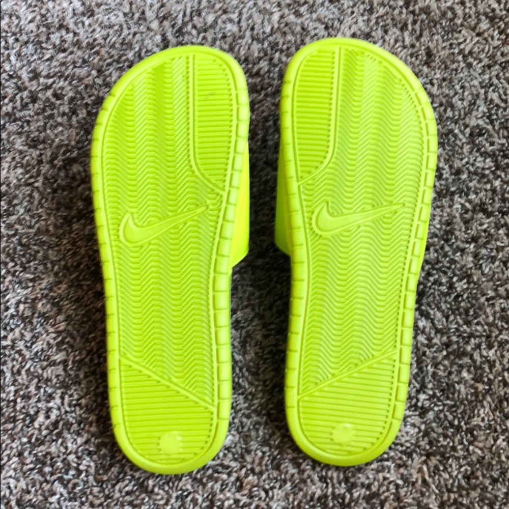 🆕 Benassi X Stussy by Nike “Bright Cactus” slipon - Picture 7 of 8